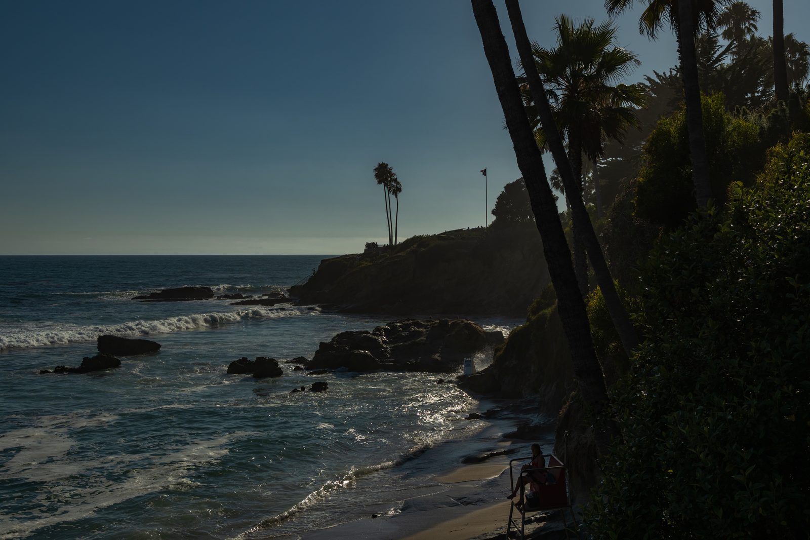 The rocky Heisler Park coastline, the kind of subject matter the Invitational's master painters chase through changing light.